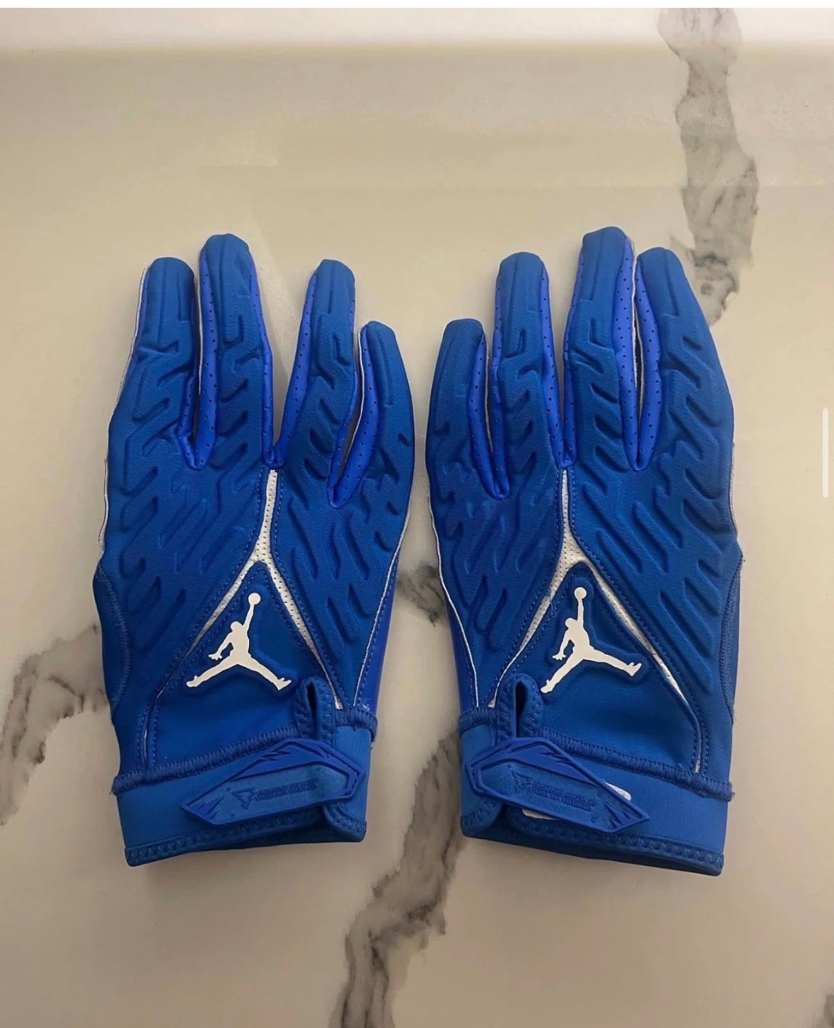 UCLA GLOVES ™